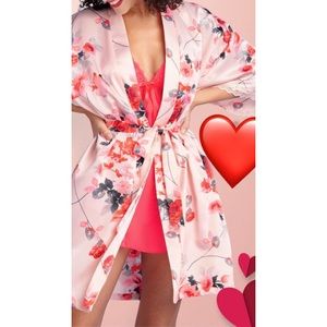 💖Apt 9 Pink Floral Kimono Style Robe